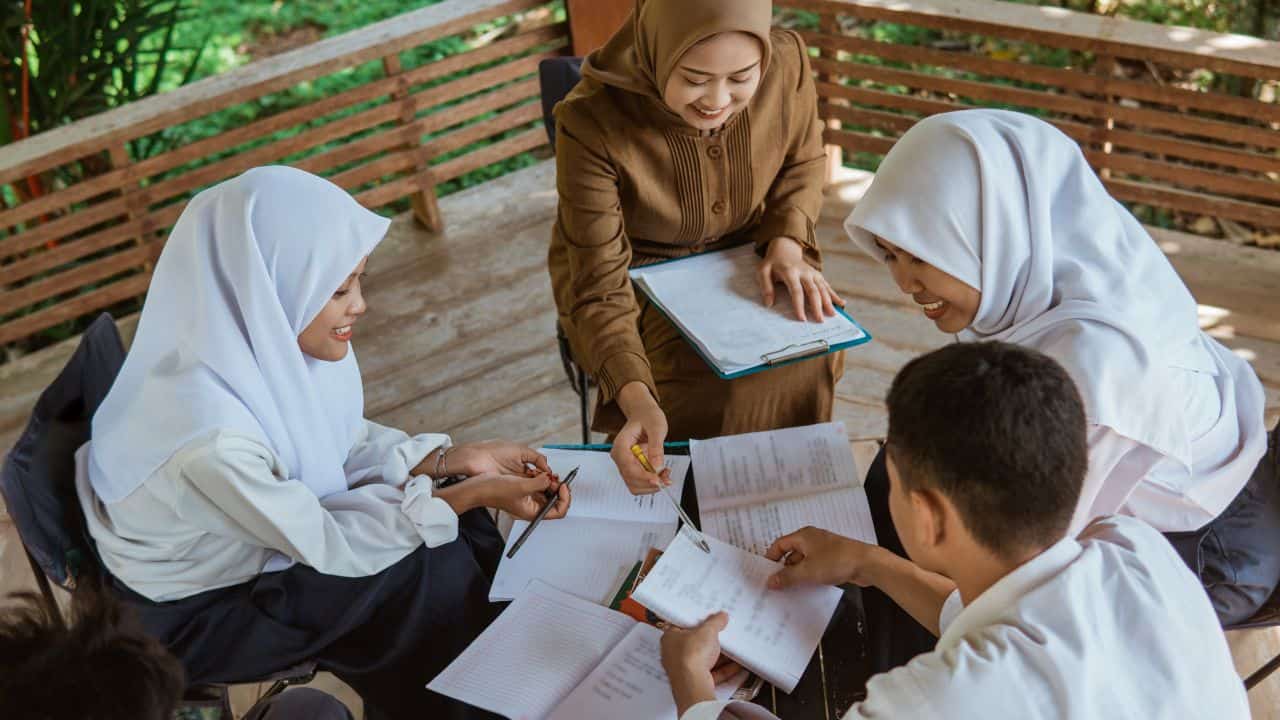 Jenis Buku yang Bisa Diterbitkan Guru guna Menunjang Karir Akademiknya
