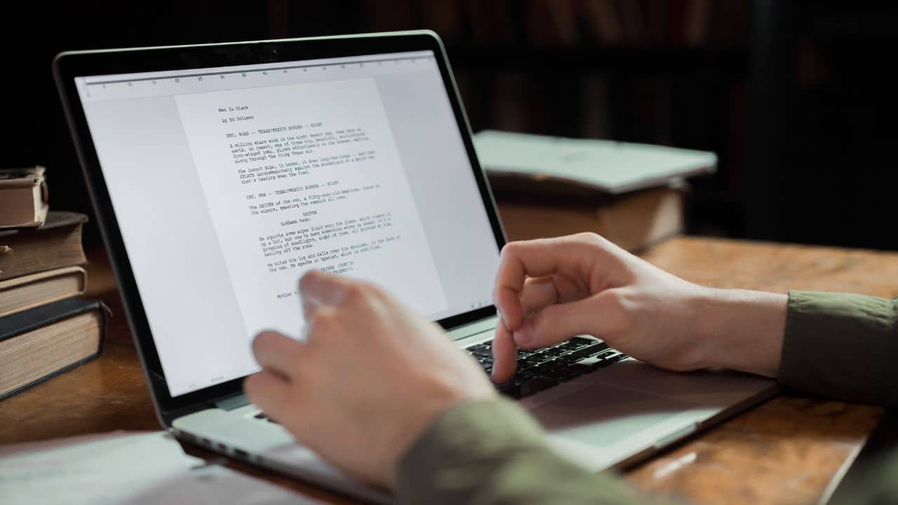 Cara Menggunakan Jasa Editing Naskah agar Hasilnya Optimal