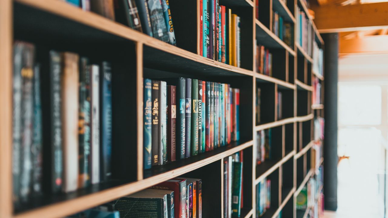 Persiapan Menerbitkan Buku di Penerbit Indie, Penulis Pemula Wajib Tahu!