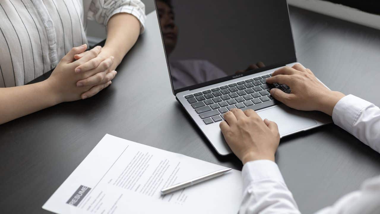 Ciri-ciri Jurnal Predator dan Alasan Penting Mengapa Dosen Perlu Menghindarinya