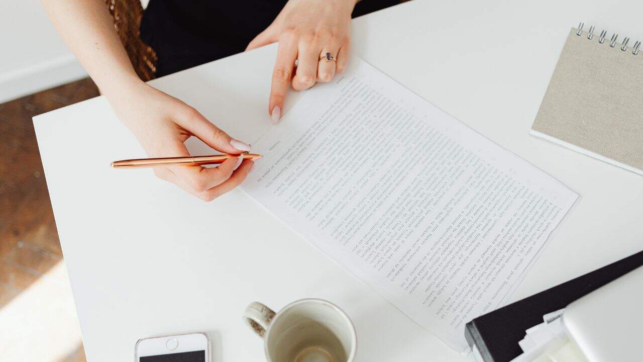 Perbedaan Revisi, Editing, dan Proofreading yang Perlu Dipahami Penulis