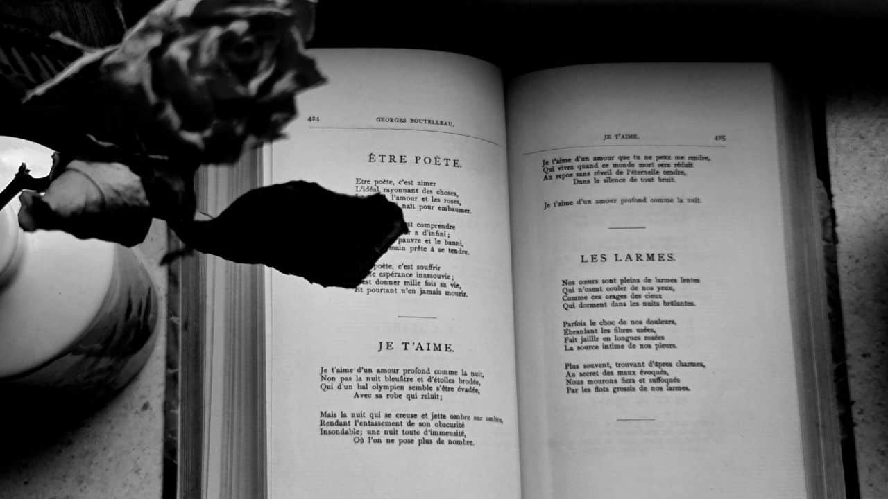 Tips Memilih Tema Puisi yang Menarik dan Berkesan