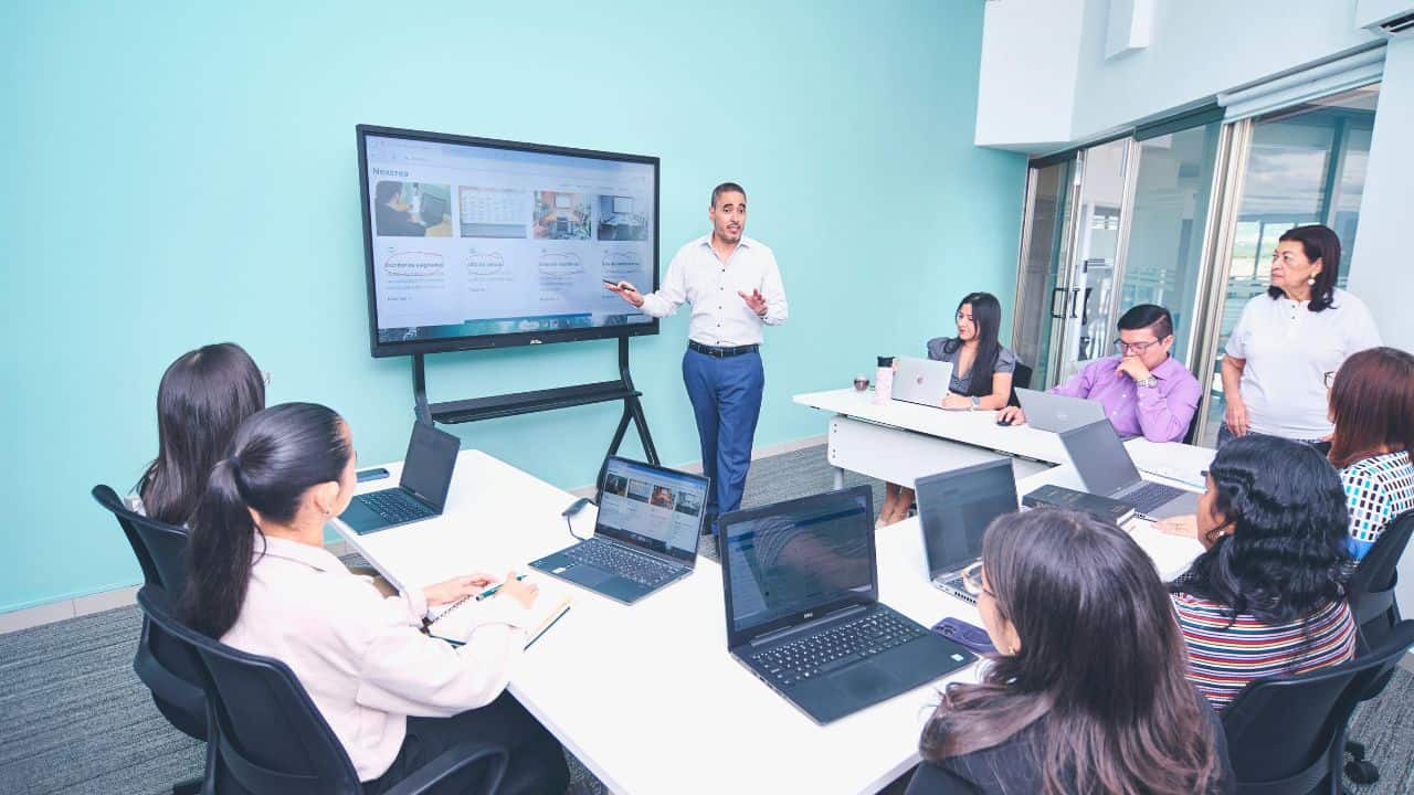 Isi PPT Sempro Penelitian Kuantitatif yang Harus kamu Paparkan ketika Sidang