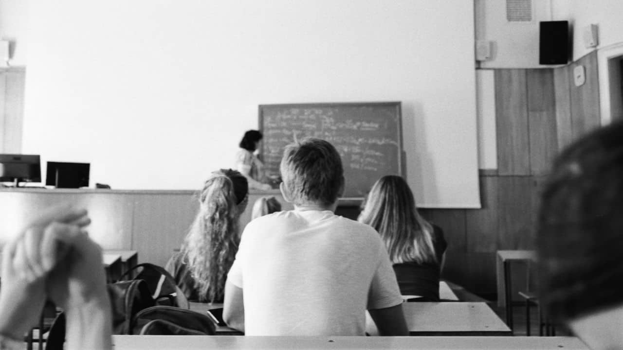 6 Keuntungan Menjadi Mahasiswa yang Aktif di Kelas