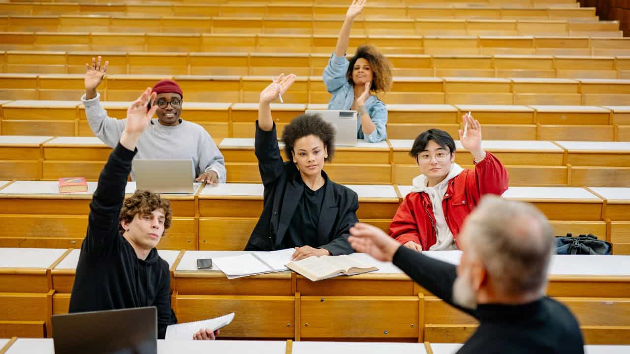 6 Keuntungan Menjadi Mahasiswa yang Aktif di Kelas