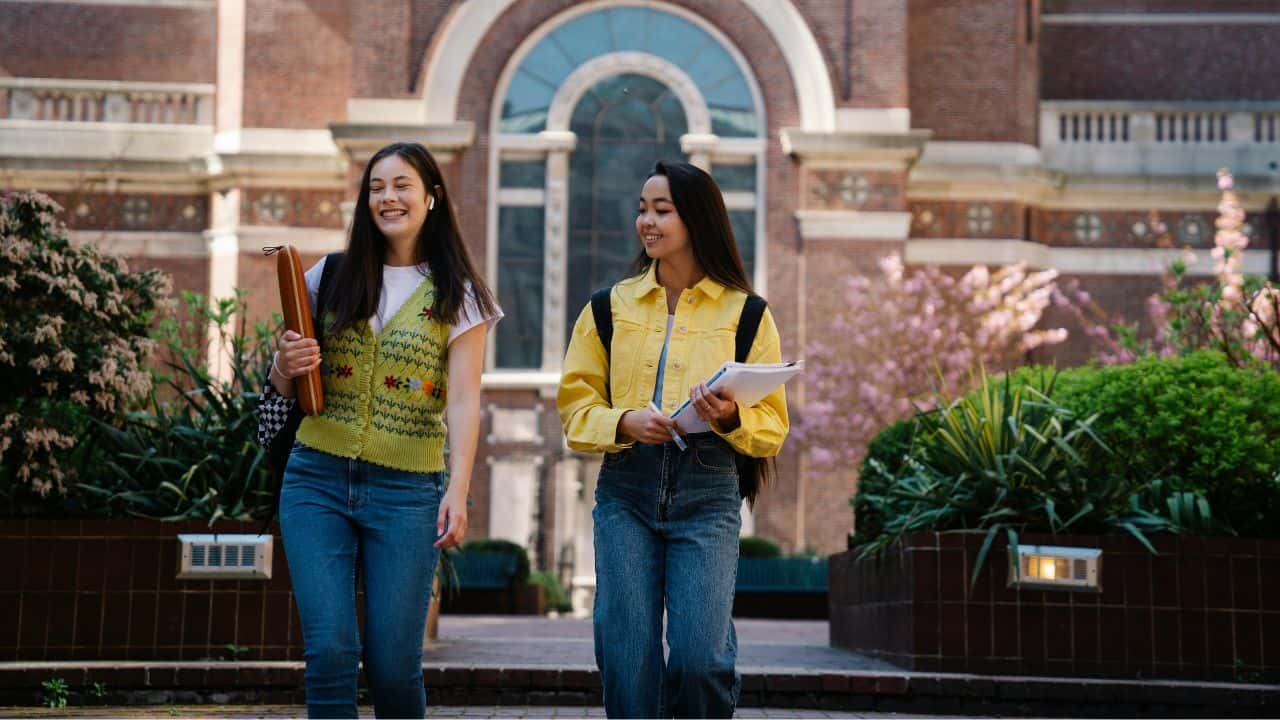 8 Jenis Beasiswa yang Paling Diminati Mahasiswa