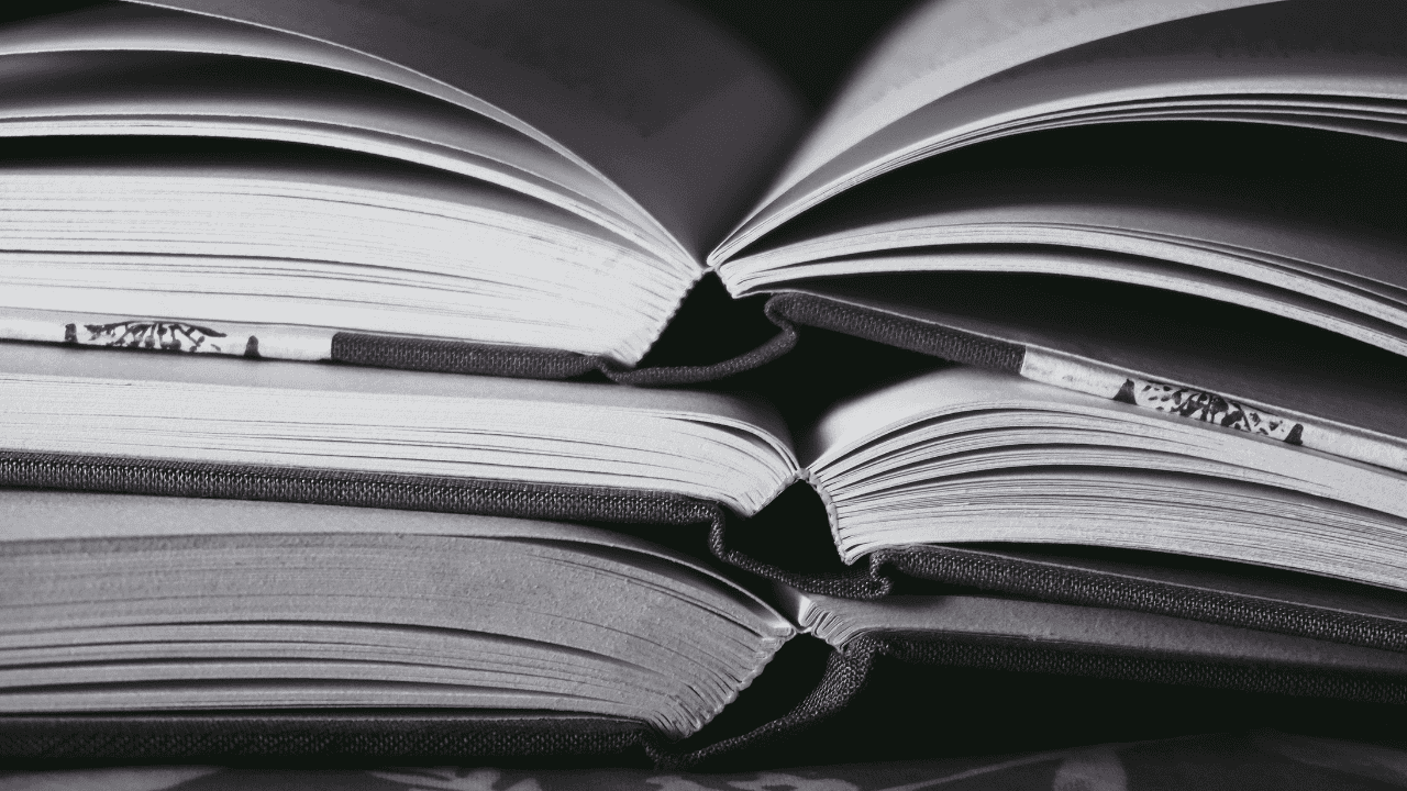 Jenis Penjilidan Buku dalam Dunia Percetakan yang Wajib Penulis Ketahui