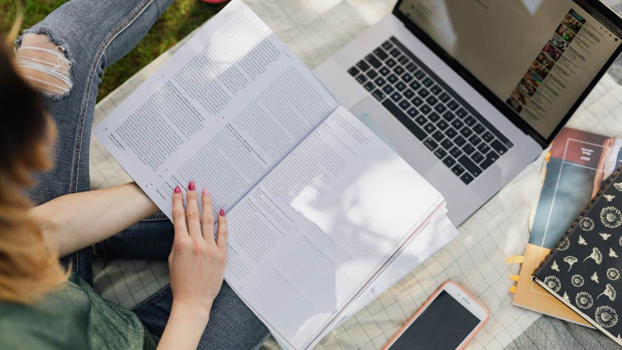 Perbedaan Research Gap dan Novelty yang Perlu Mahasiswa Pahami Sebelum Menyusun Skripsi