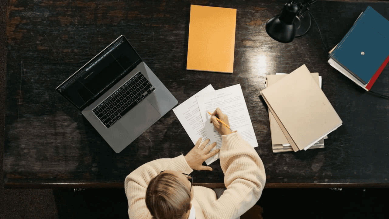 9 Kendala Dosen dalam Menulis Buku Ajar beserta Cara Mengatasinya