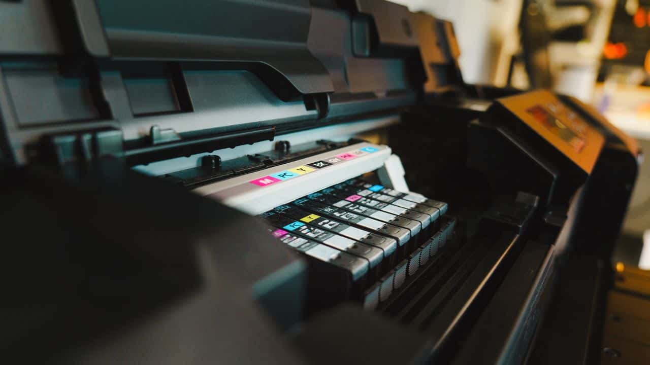 Keunggulan Digital Printing untuk Cetak Buku Dibandingkan Teknik Cetak Konvensional (Offset Printing)