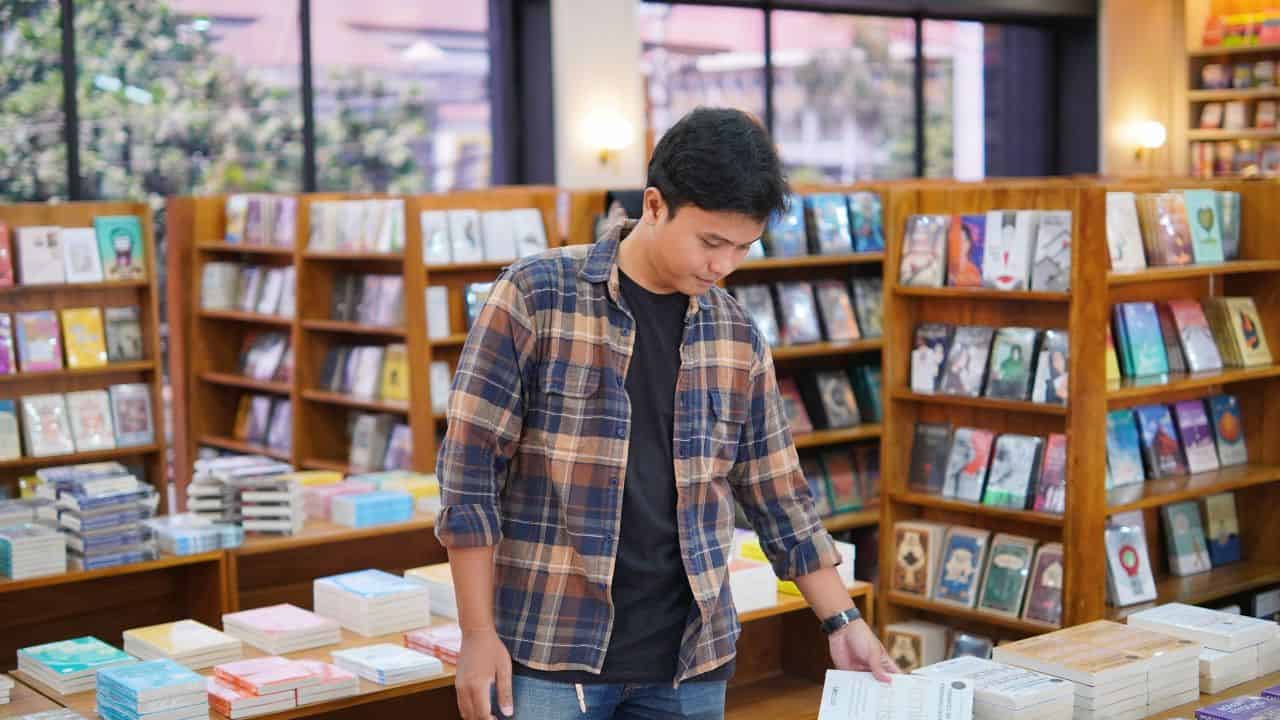Tips Membuat Desain Cover Buku Akademik agar Tetap Profesional dan Menarik